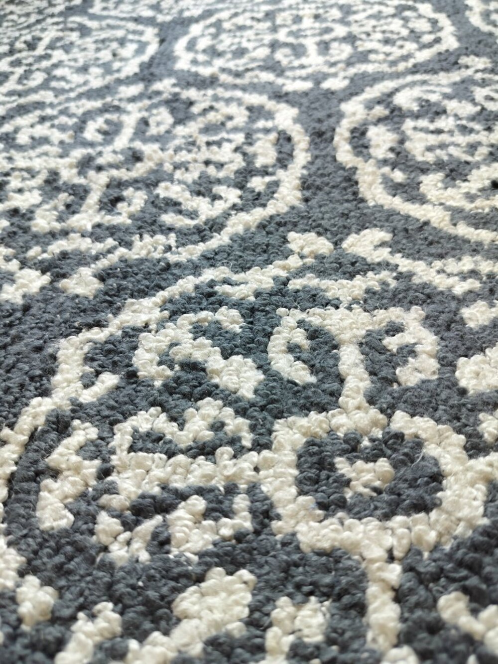 Very SOFT Small Rug - Picture 4 of 8